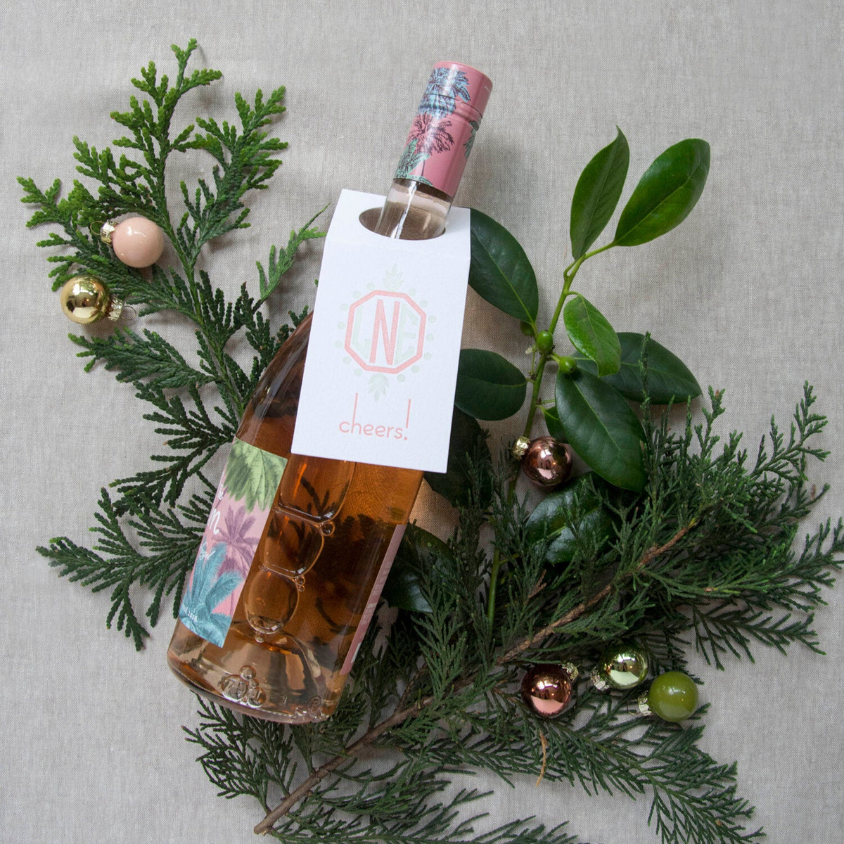 Monogram Wine Tag WT380
