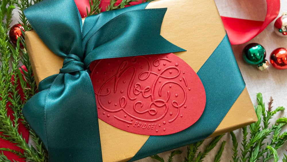 Noel Gift Tag -  T523 (with emboss)